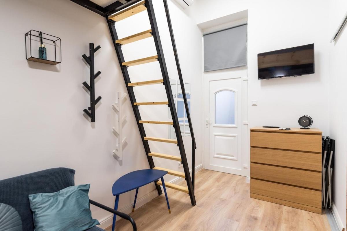 Studio-modern, Heroes' Square,central, Quiet Apartamento